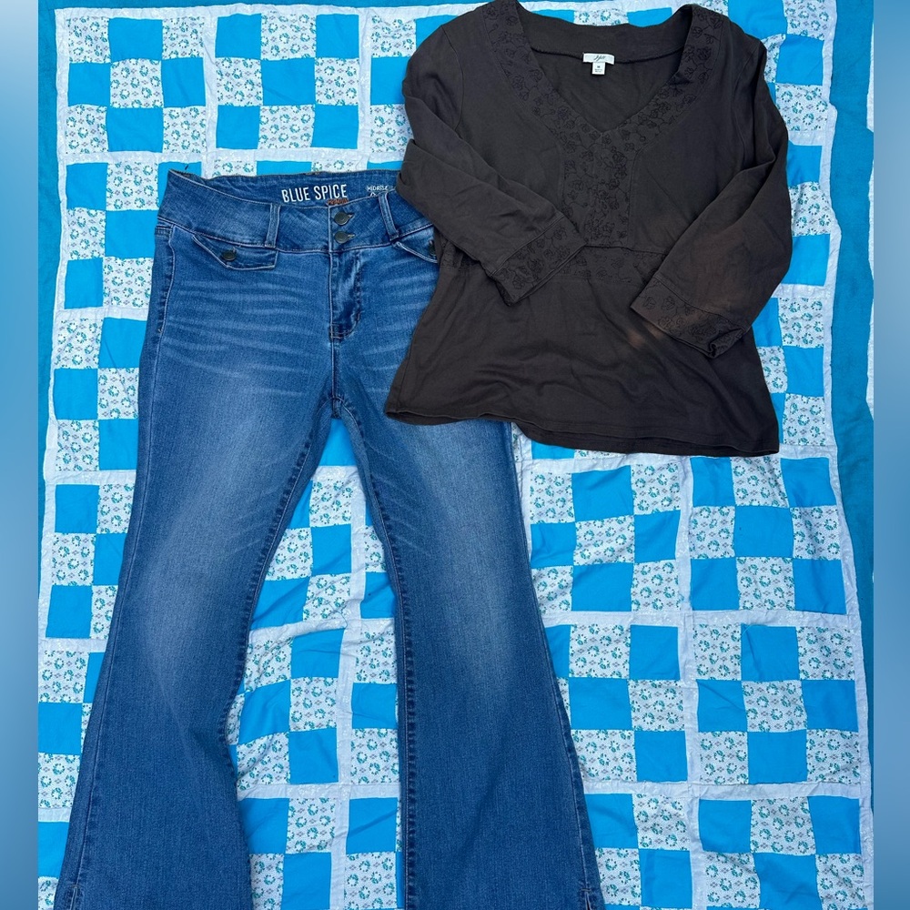 Blue Spice Women's Flare Jeans in Classic Blue